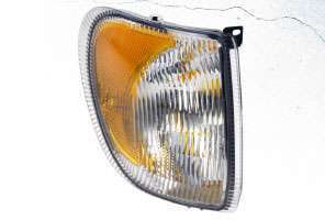 Turn signal marker lights (left and right) for 1994-2008 International trucks.