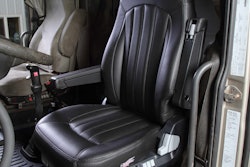 Minimizer Ultra Leather Seat
