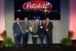 Camions Excellence Peterbilt has been awarded the Paccar MX Engine Dealer of the Year award.