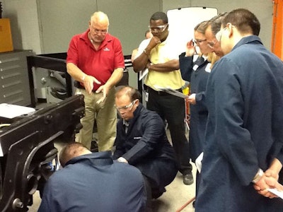 Several aftermarket suppliers, such as Meritor, operate teams of professional trainers that travel North America providing guidance for distributors, service providers and end users.