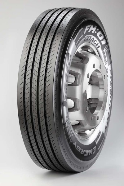FH:01 MotorCoach tire