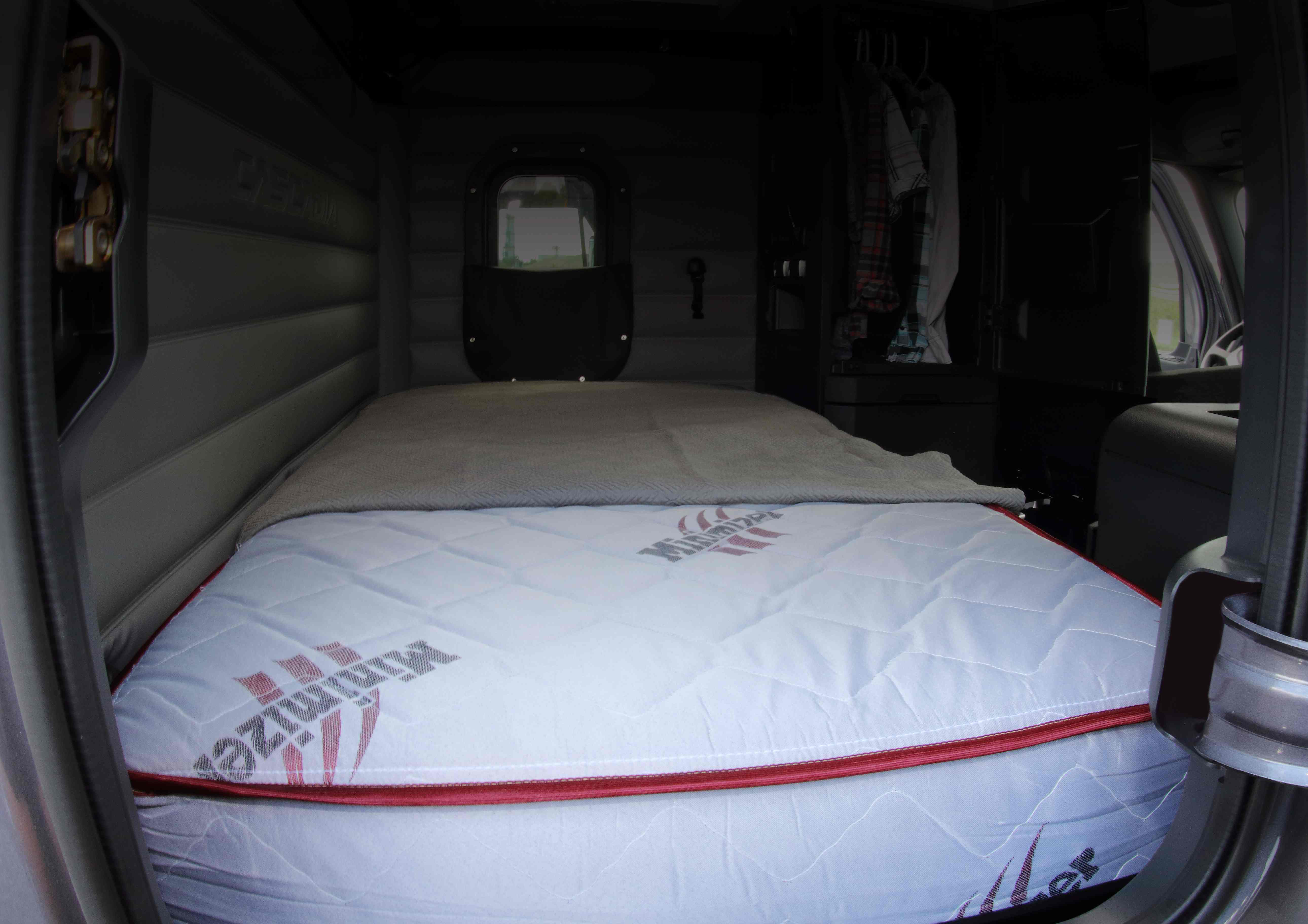 Minimizer truck mattress