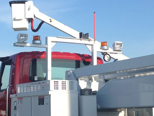 Golight-Stryker-ST-Series-Remote-Control-LED-and-Halogen-Searchlights-2019-08-13-17-20-500&times;375