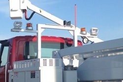 Golight-Stryker-ST-Series-Remote-Control-LED-and-Halogen-Searchlights-2019-08-13-17-20-500×375