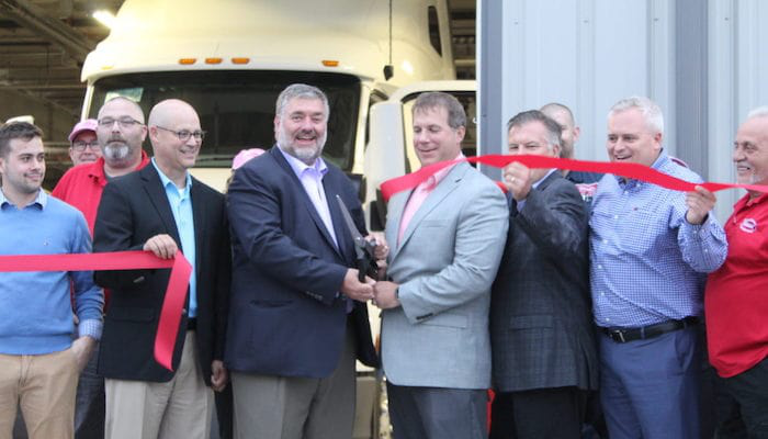 Peterbilt-Groundbreaking-Ribbon-Cutting-700&times;400-min