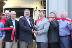 Peterbilt-Groundbreaking-Ribbon-Cutting-700×400-min