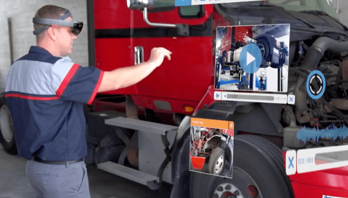 Tech-Usuing-Augmented-Virtual-Reality-min