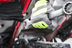Man-with-wrench-stock-700×400