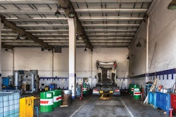 02.20.Service shop or repar garage open bay-min