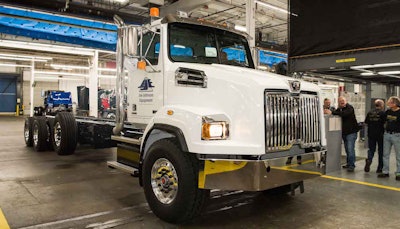 03.20.Western Star milestone truck