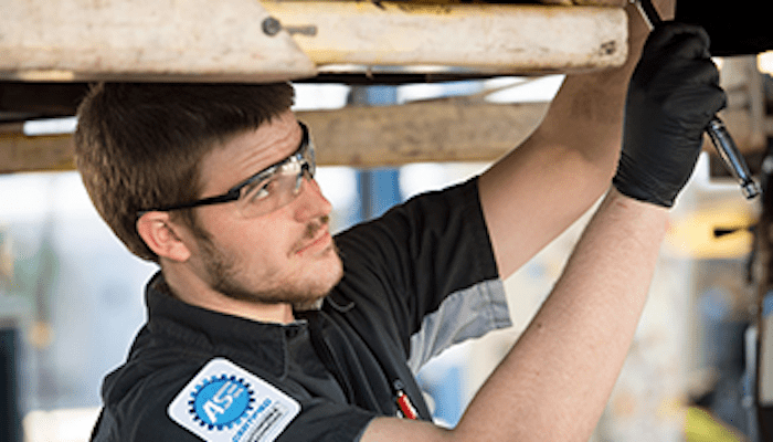 ASE-tech-performin-repair-min