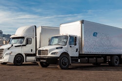 Freightliner-eM2-106-eCascadia-min