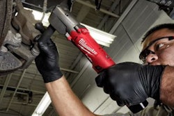 Milwaukee-Right-Angle-Impact-wrench-700×400-min
