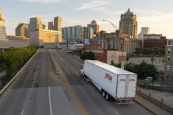 XTRA Lease trailer 5-min