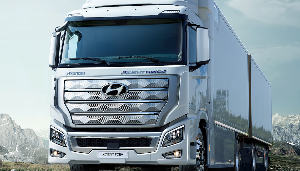 07.20.HyundaiHero fuel cell truck-min