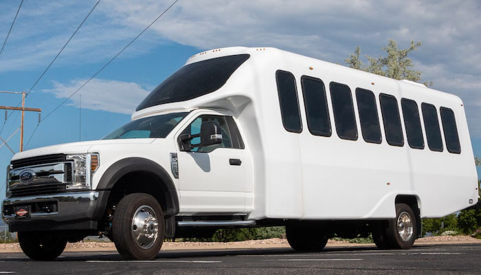 Lightning-Electric-Ford F-550-min