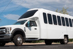 Lightning-Electric-Ford F-550-min