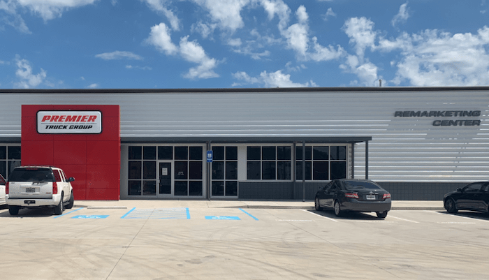 SelecTrucks-of-Chattanooga-min