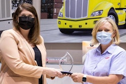 Peterbilt-Leadership-Award-min