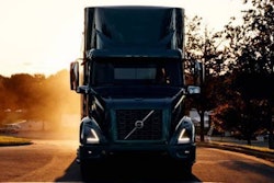 Volvo-VNR-electric-truck-min