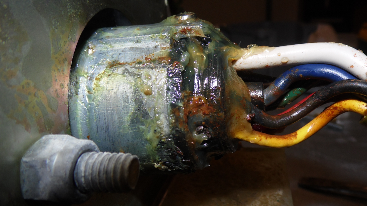 Minimizing electrical corrosion on equipment's undercarriage Trucks