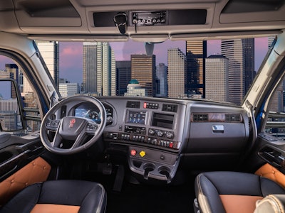 2022 kenworth t680 interior