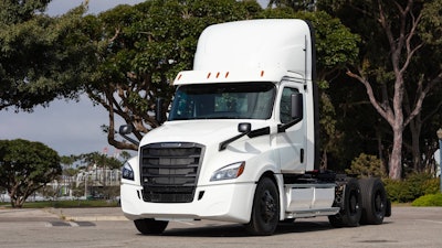 Tps freightliner E Cascadia Min