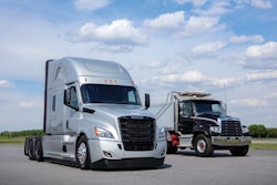 Dtna Freightliner Trucks