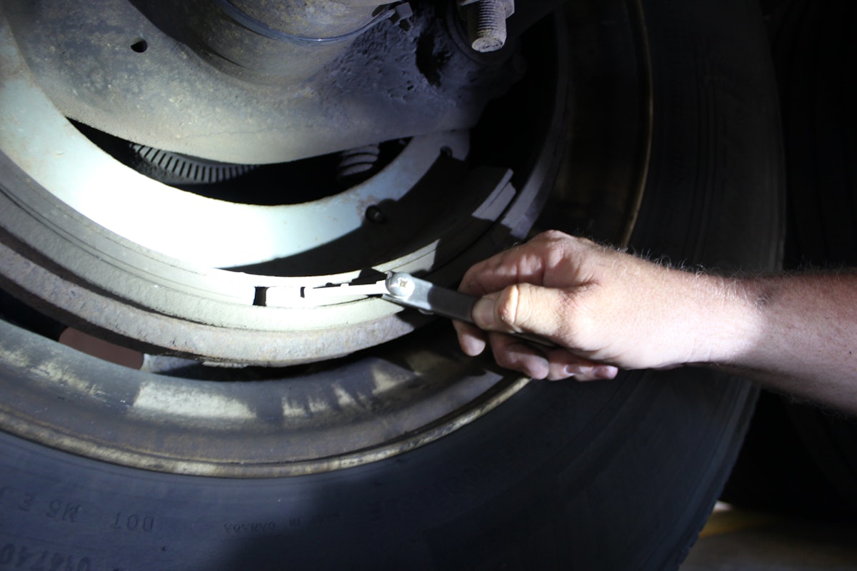 How to inspect brake drums in a heavy-duty Class 8 semi truck