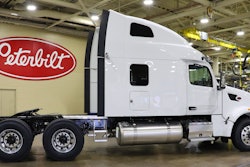 Peterbilt Model 567 Ultra Loft