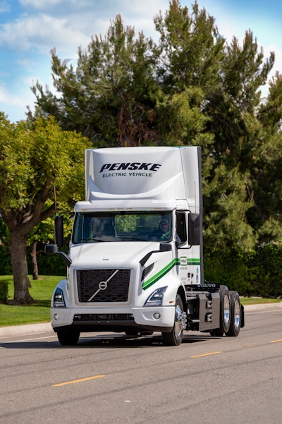 penske volvo truck