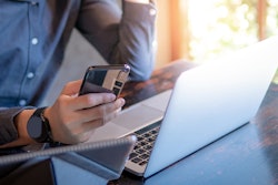 Young person e-commerce