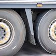 trailer tires rotating