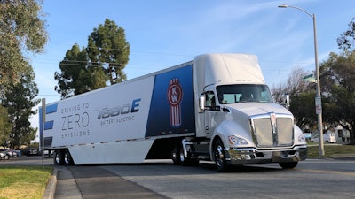 Kenworth Class 8 T680E electric tractor