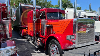 Theresa DeSantis' 1985 Peterbilt 359