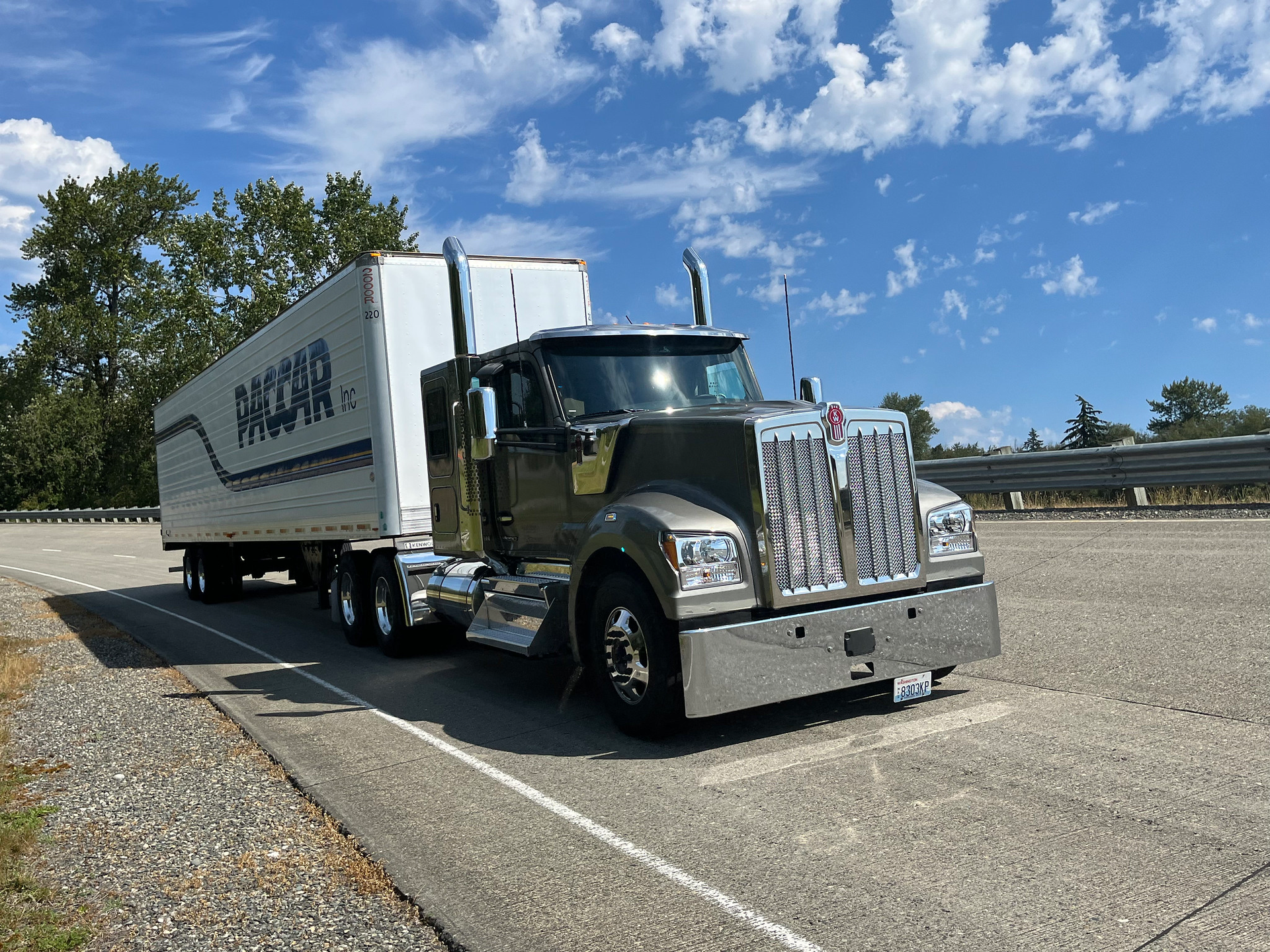 Kenworth tractor with new Paccar AMT