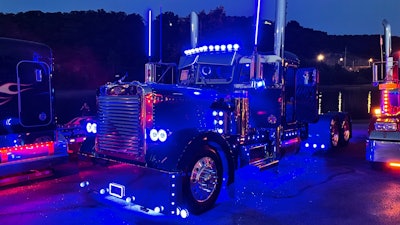 Randy Victory's 1986 Peterbilt 359 at night