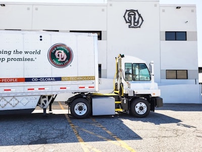 Autocar Odfl E Actt Hauling