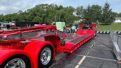 2021 Globe 55-ton lowboy attached to Bubba Branch's 1996 Kenworth W900