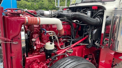 VDZ Customs' 1995 Peterbilt 379 engine