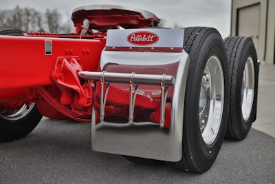 Hogebuilt's Peterbilt fender