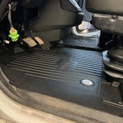 Minimizer floor mats for Paccar medium-duty truck