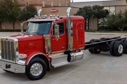 Peterbilt Model 589 in front of Peterbilt building
