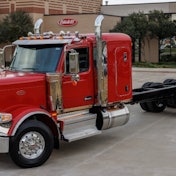 Peterbilt Model 589 in front of Peterbilt building