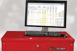 A wiring diagram is displayed on a computer monitor.