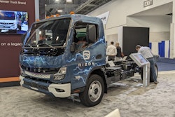 Rizon Class 4/5 cabover truck