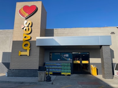 Love's Rolla, Mo., exterior