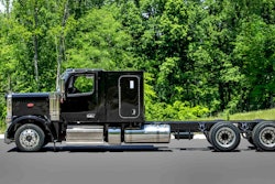 A Peterbilt 589 with auto hauler modifications from Fontaine Modification