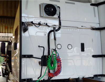 Fresco 9000 MaXX on back of sleeper