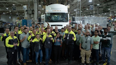 Volvo VNL production line workforce